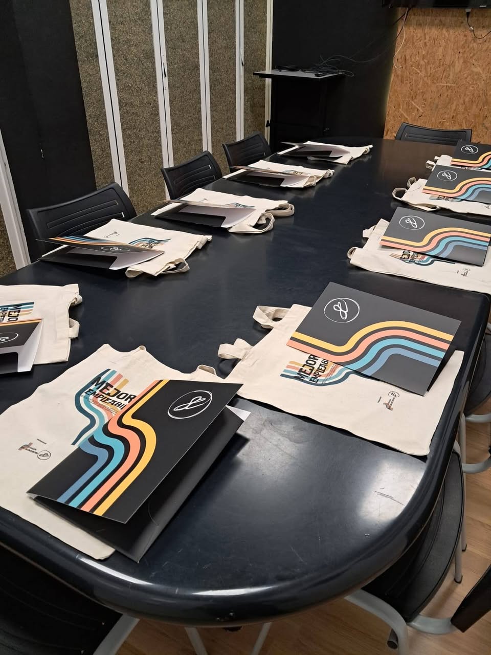 565696425_768565699512730_1921085010490023862_n