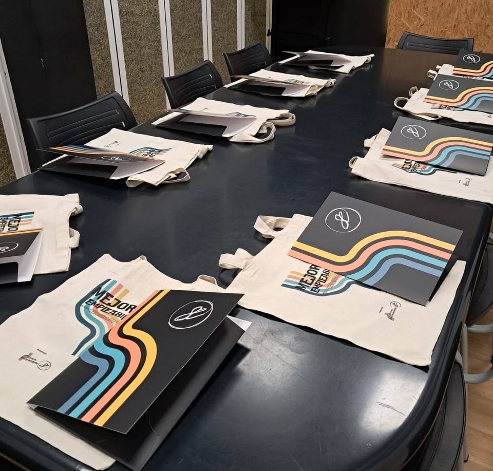 565696425_768565699512730_1921085010490023862_n